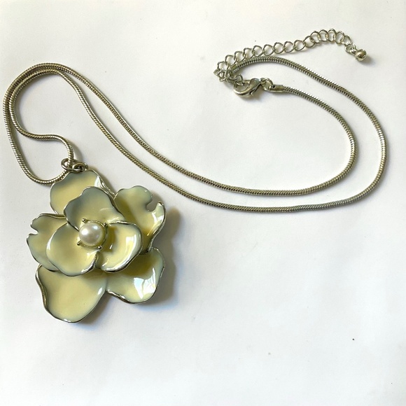 Enamel Flower Necklace With Two Pendants - Picture 2 of 7